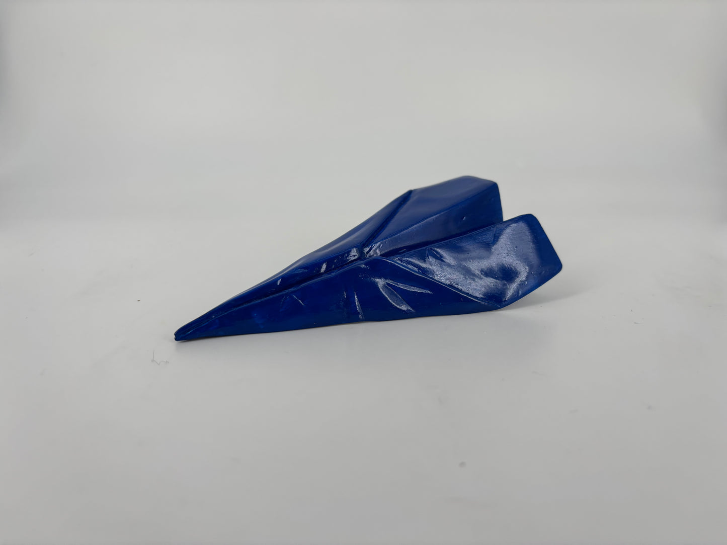 Razzetto in ceramica artigianale Popikò blu lucido, fatto a mano in Italia con design contemporaneo raffinato.