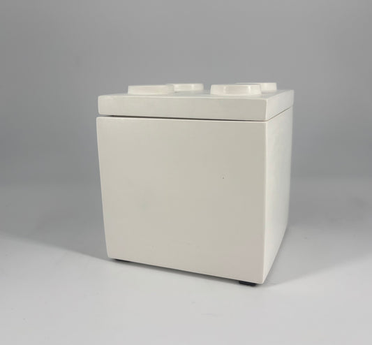 Contenitore multiuso Cubo in ceramica artigianale Popikò bianco opaco, fatto a mano Made in Italy, design minimalista.