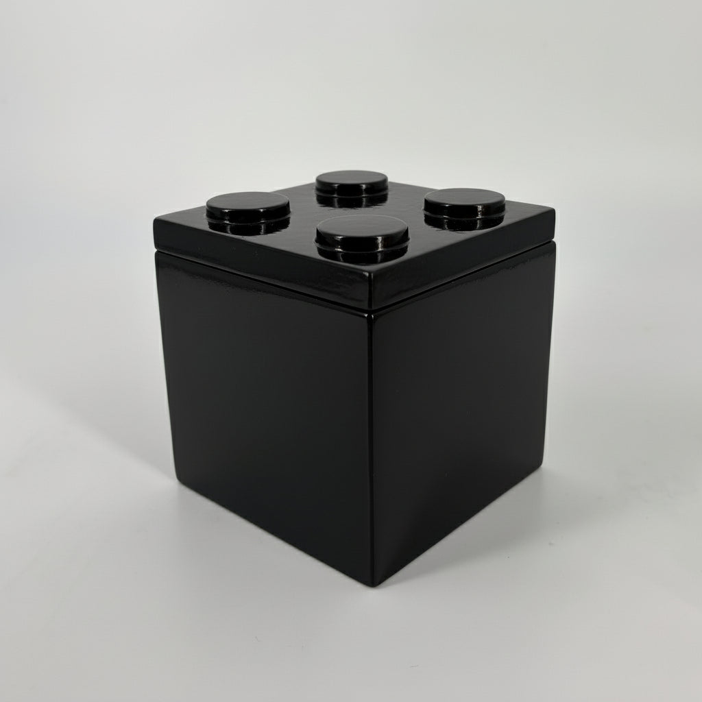 Contenitore cubo smaltato nero lucido Popikò in ceramica artigianale fatta a mano, stile minimalista Made in Italy.